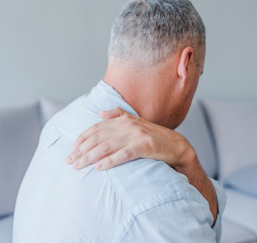 Rotator cuff injury doctor in Milwaukee: pain, bruising, and broken