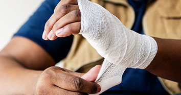 laceration injury treatment